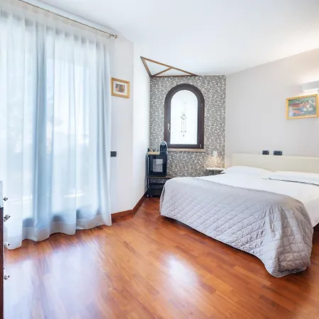 Riviera Collection - Le Rose Suites 4* ميسانو ادرياتيكو