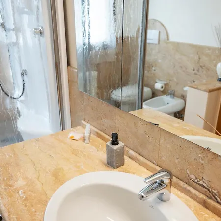 فندق مبيت وإفطار Riviera Collection - Le Rose Suites 4*