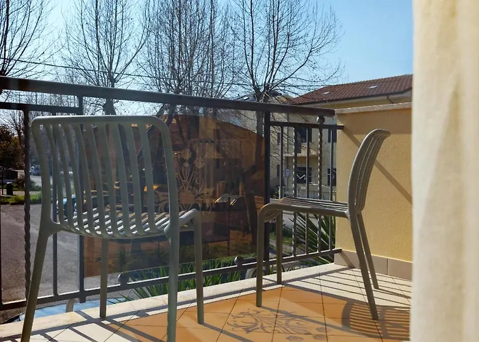Le Rose - Misano World Circuit & فندق مبيت وإفطار 4*