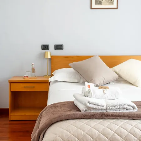 Le Rose - 5 Minuti Dal Mare E Misano World Circuit Bed & Breakfast