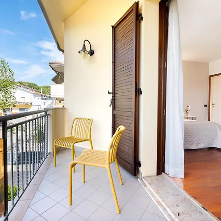 Bed & Breakfast Riviera Collection - Le Rose Suites 4*