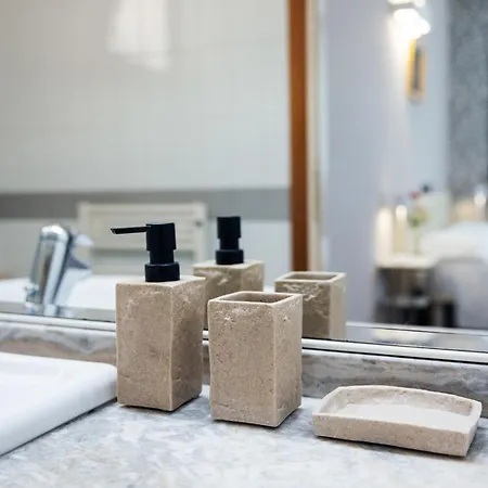 Riviera Collection - Le Rose Suites Bed & Breakfast 4*