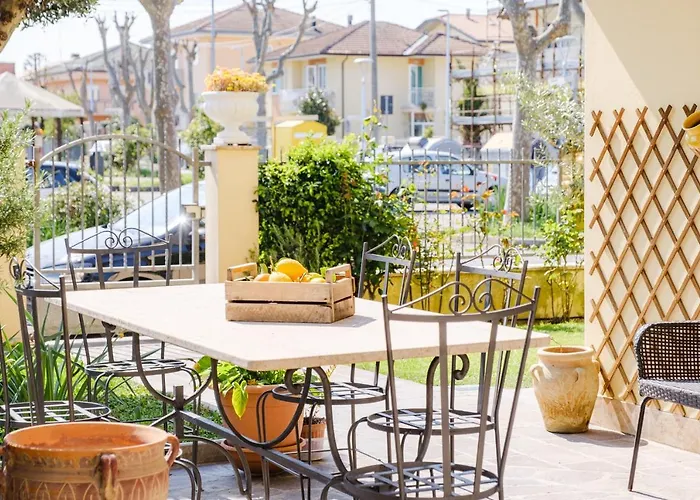 Le Rose Mwc - Riviera Collection