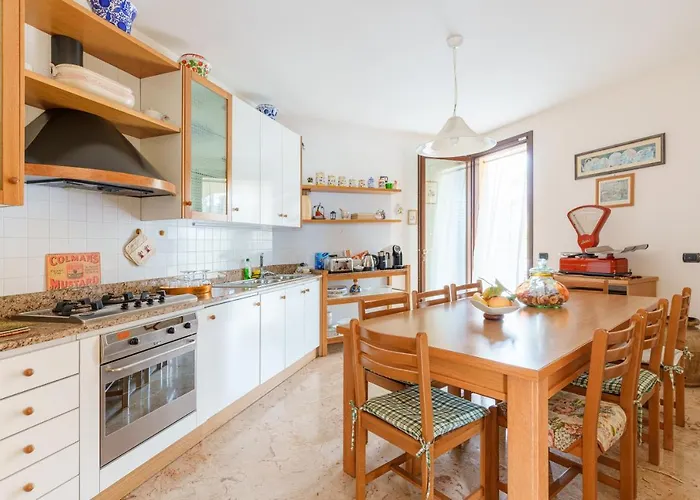 Le Rose Mwc - Riviera Collection